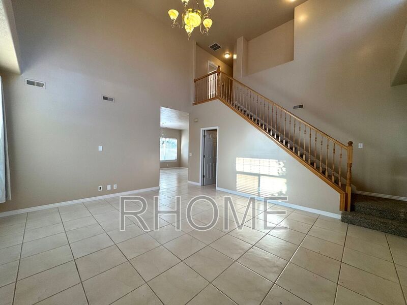 Amazing 4 Bed 2.5 Bath Townhome In Sandy property image