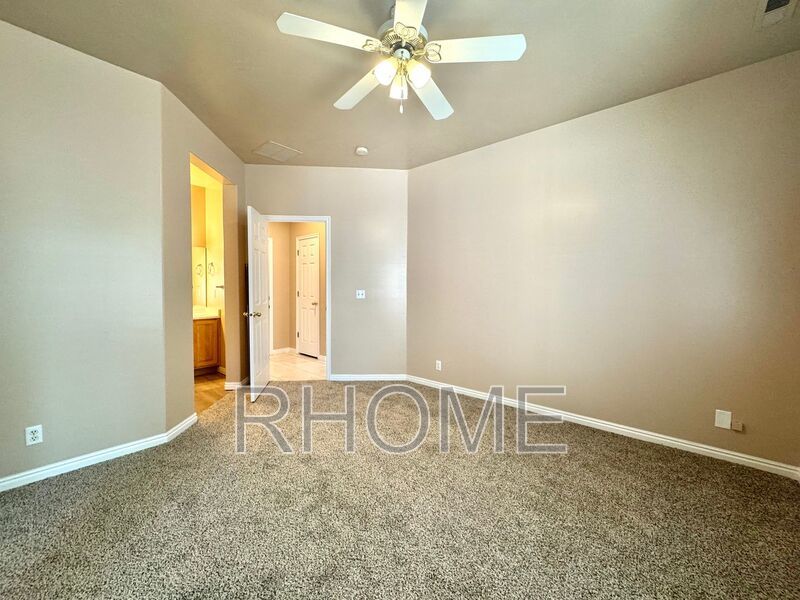 Amazing 4 Bed 2.5 Bath Townhome In Sandy property image