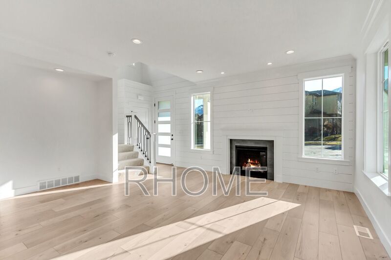 3 Bedroom ~ End Unit Townhome! property image