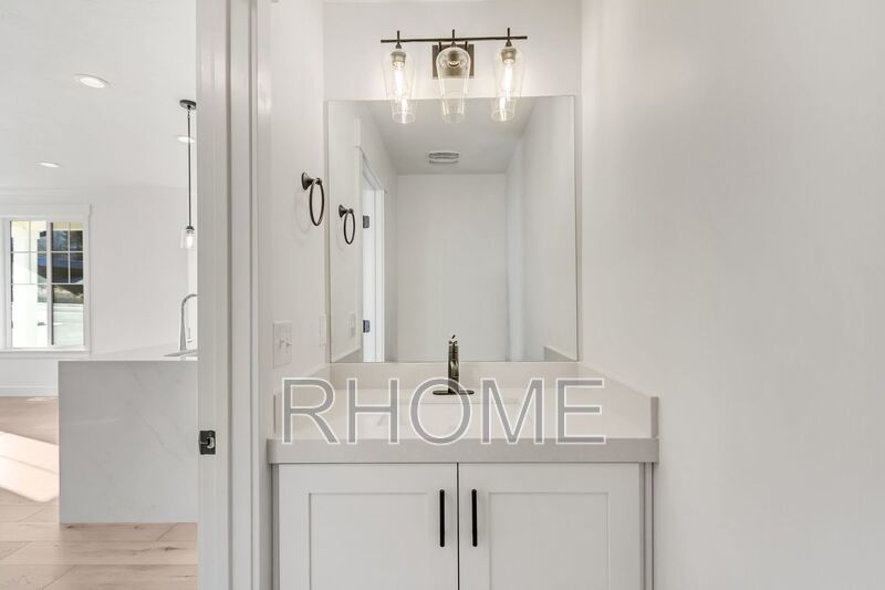 3 Bedroom ~ End Unit Townhome! property image