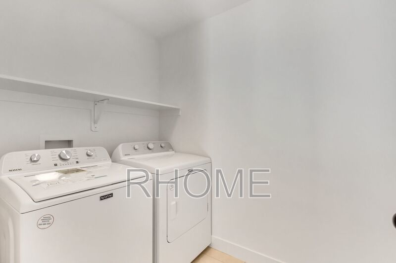 3 Bedroom ~ End Unit Townhome! property image