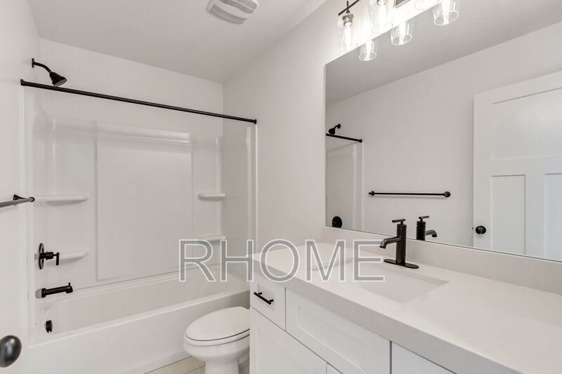 3 Bedroom ~ End Unit Townhome! property image