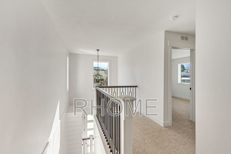 3 Bedroom ~ End Unit Townhome! property image