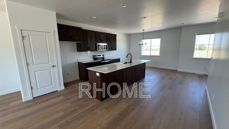 Brand new 3 Bedroom 3 Bath in Payson! property image