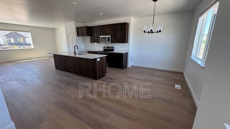 Brand new 3 Bedroom 3 Bath in Payson! property image