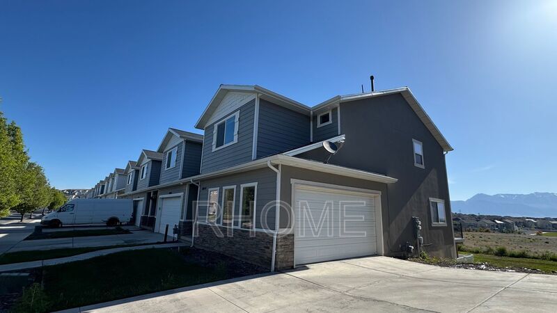 3 bedroom 2.5 bathroom in Eagle Mountain property image