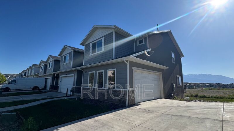 3 bedroom 2.5 bathroom in Eagle Mountain property image