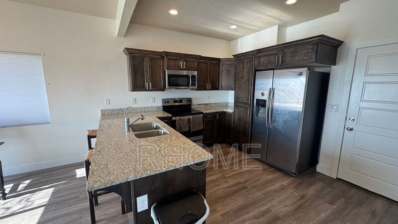 3 bedroom 2.5 bathroom in Eagle Mountain property image