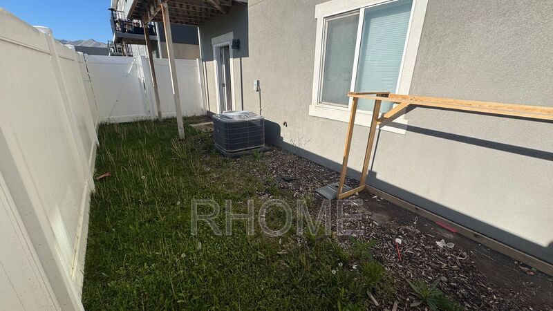 3 bedroom 2.5 bathroom in Eagle Mountain property image