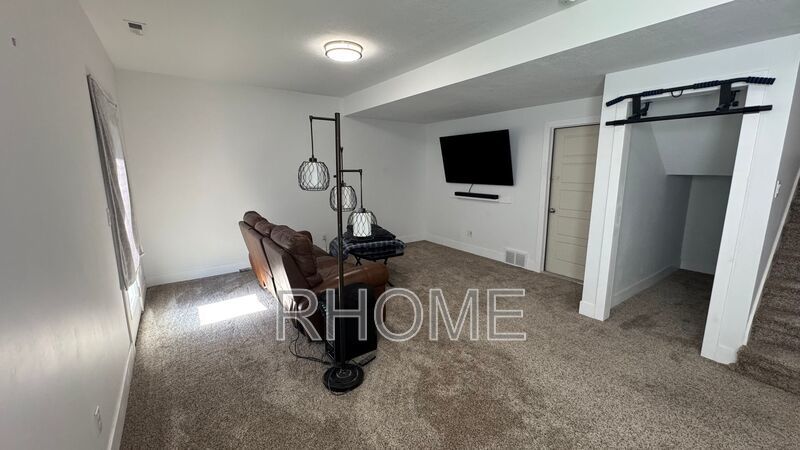3 bedroom 2.5 bathroom in Eagle Mountain property image