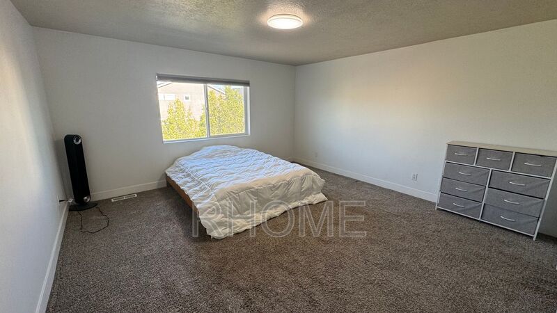 3 bedroom 2.5 bathroom in Eagle Mountain property image