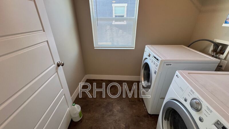 3 bedroom 2.5 bathroom in Eagle Mountain property image