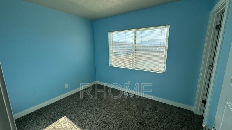 3 bedroom 2.5 bathroom in Eagle Mountain property image