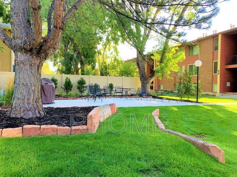2 Bedroom Apartment ~ Great Location ~ Gated Community property image