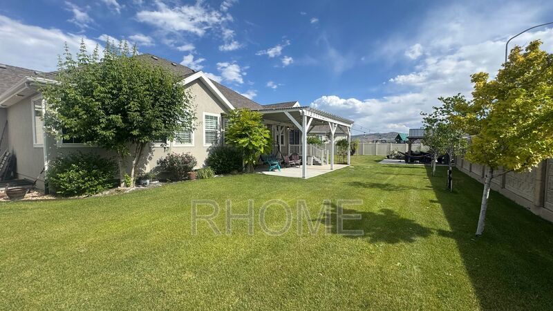 7 Bedroom 3 bath Home in Riverton property image