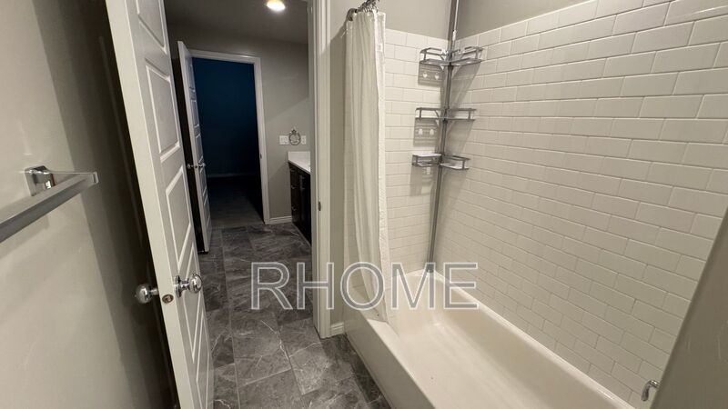 7 Bedroom 3 bath Home in Riverton property image