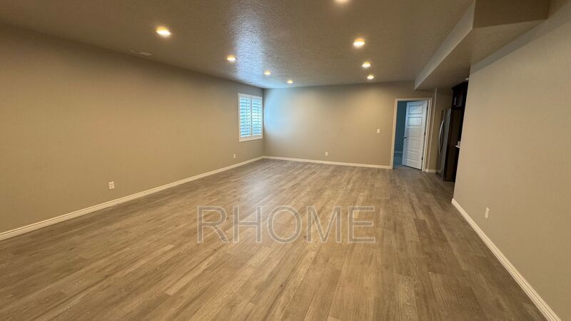 7 Bedroom 3 bath Home in Riverton property image