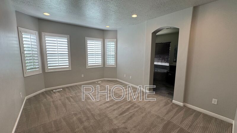 7 Bedroom 3 bath Home in Riverton property image