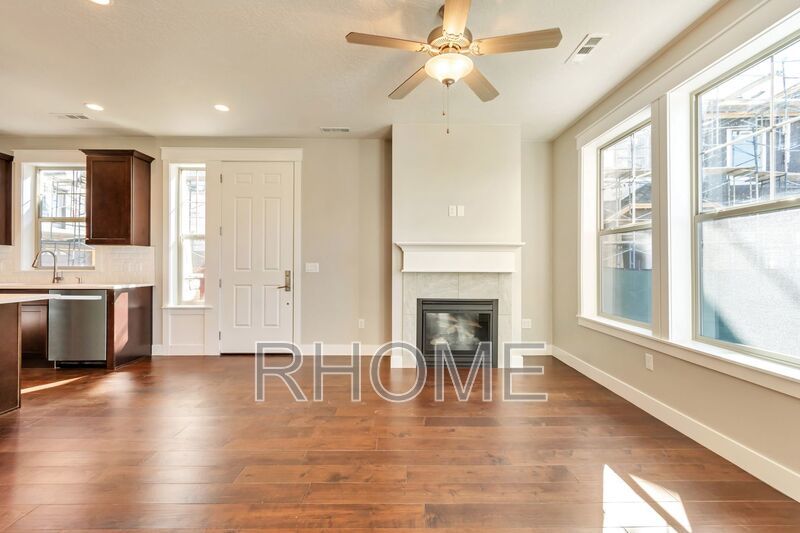 Luxury Vaulted-Master property image