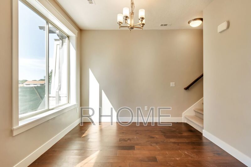 Luxury Vaulted-Master property image