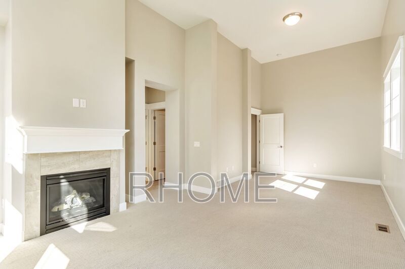 Luxury Vaulted-Master property image