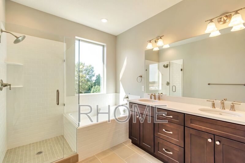 Luxury Vaulted-Master property image