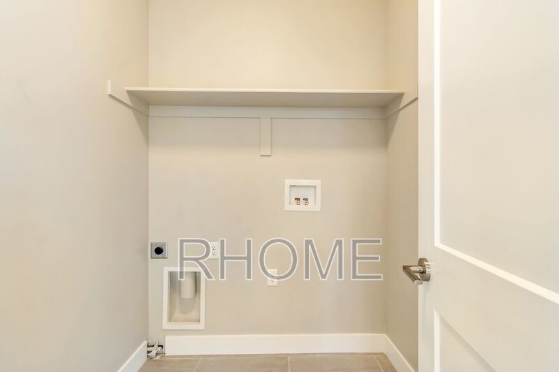 Luxury Vaulted-Master property image