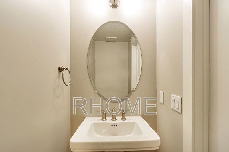 Luxury Vaulted-Master property image