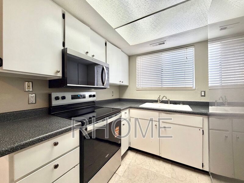 2 Bedroom Condo ~ Top-Floor ~ Milcreek property image