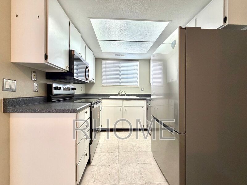 2 Bedroom Condo ~ Top-Floor ~ Milcreek property image