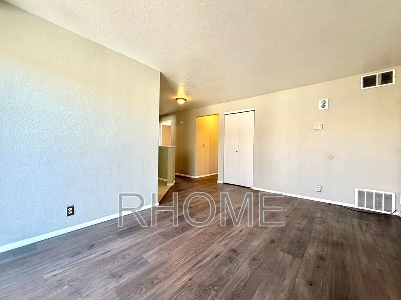 2 Bedroom Condo ~ Top-Floor ~ Milcreek property image