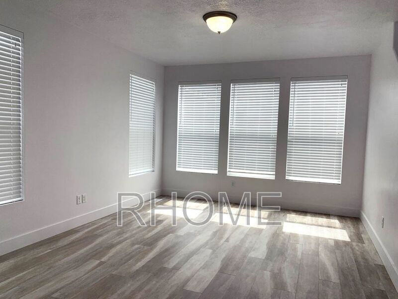 3 Bedroom Townhouse ~ Bright and Spacious! ~ Great Location! property image