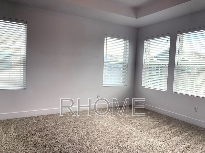 3 Bedroom Townhouse ~ Bright and Spacious! ~ Great Location! property image