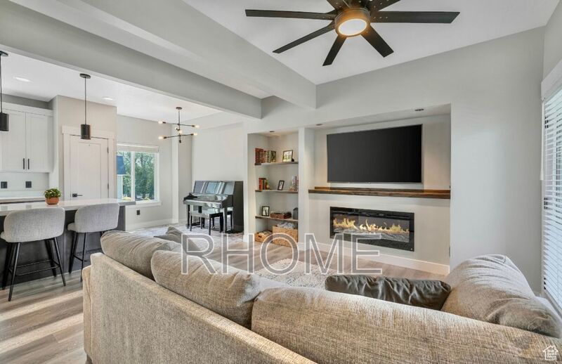 2 Bedroom Townhouse ~ Must see Day Millcreek! property image