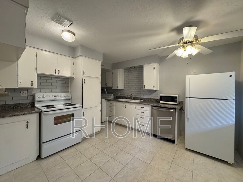 2 Bedroom 1 Bathroom Apt in SLC property image