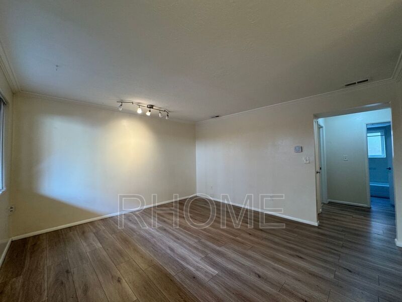 2 Bedroom 1 Bathroom Apt in SLC property image