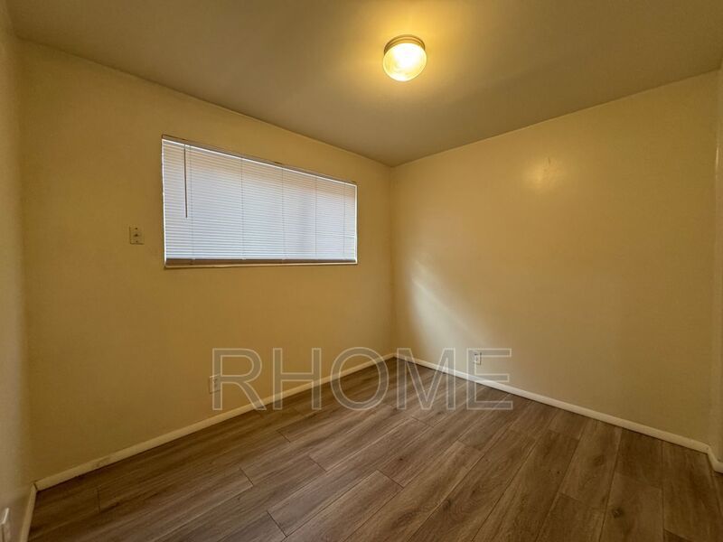 2 Bedroom 1 Bathroom Apt in SLC property image