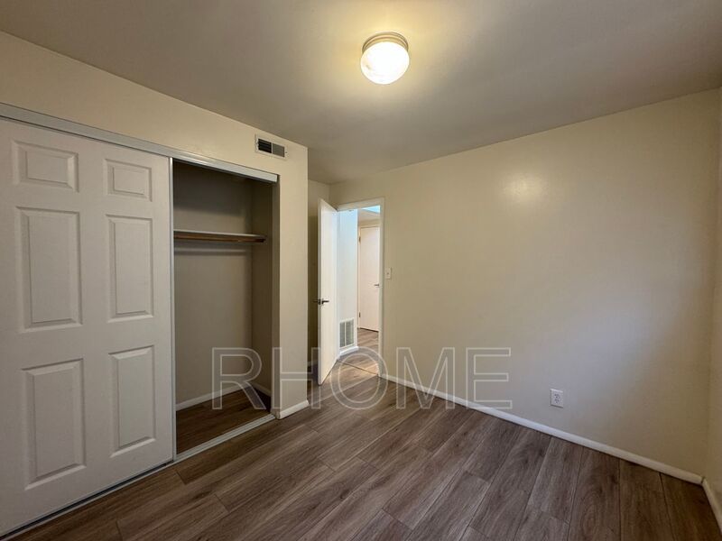 2 Bedroom 1 Bathroom Apt in SLC property image