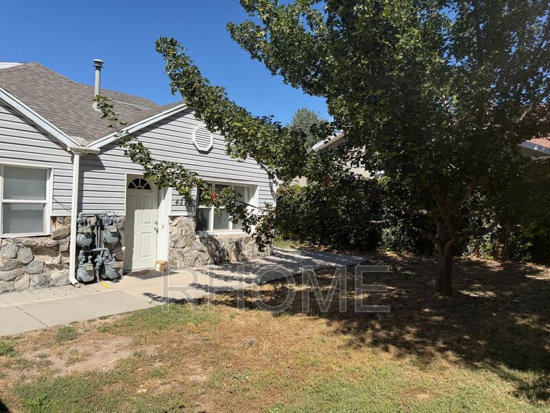 4270 S 2300 E property image