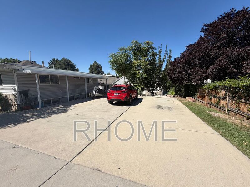 4270 S 2300 E property image