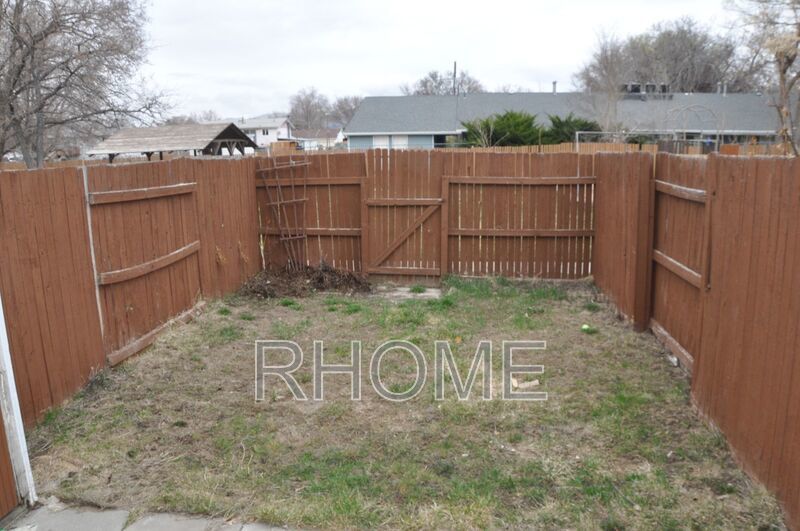 Beautiful 2 bed 1.5 bath town home in Lehi property image