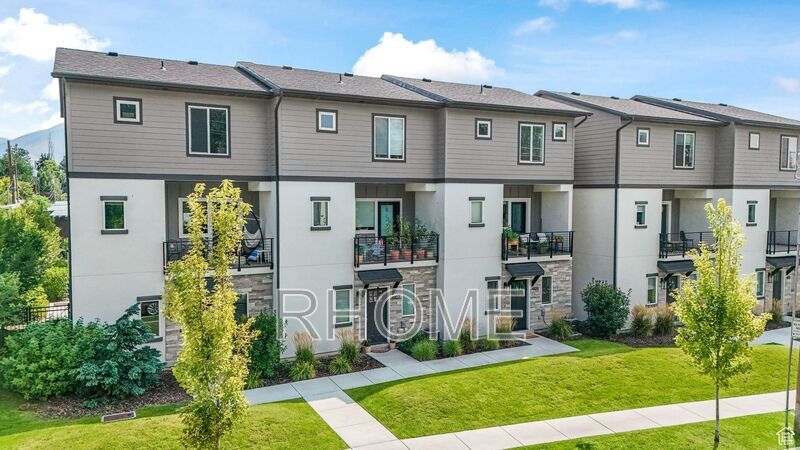 2 Bedroom Townhouse ~ Must see Day Millcreek! property image